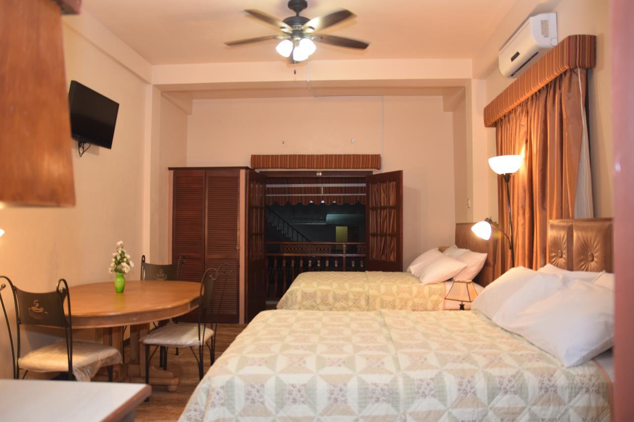 Windjammer International Cuisine & Comfort Inn Τζώρτζταουν Εξωτερικό φωτογραφία