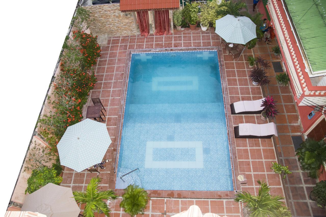 Windjammer International Cuisine & Comfort Inn Τζώρτζταουν Εξωτερικό φωτογραφία