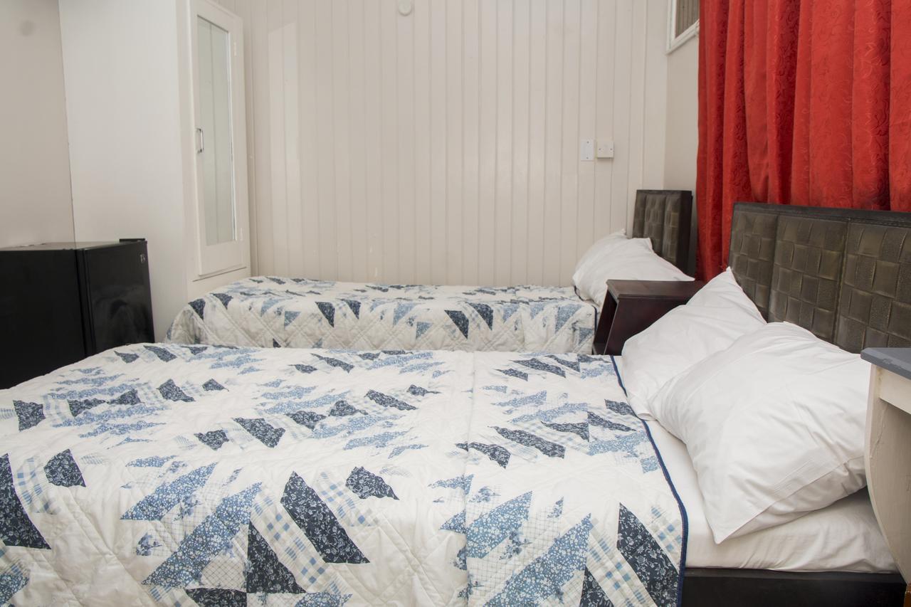 Windjammer International Cuisine & Comfort Inn Τζώρτζταουν Εξωτερικό φωτογραφία
