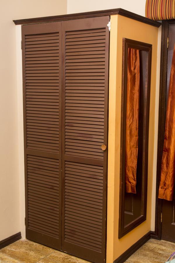 Windjammer International Cuisine & Comfort Inn Τζώρτζταουν Εξωτερικό φωτογραφία